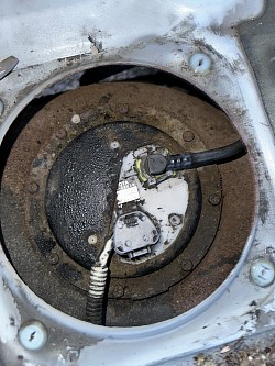 Fuel Pump - oh look…rust!